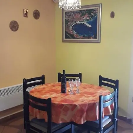 Kneze Bay Apartment,