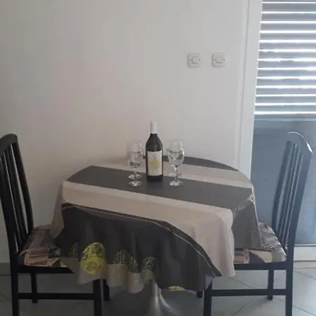 Lägenhet Kneze Bay Apartment,