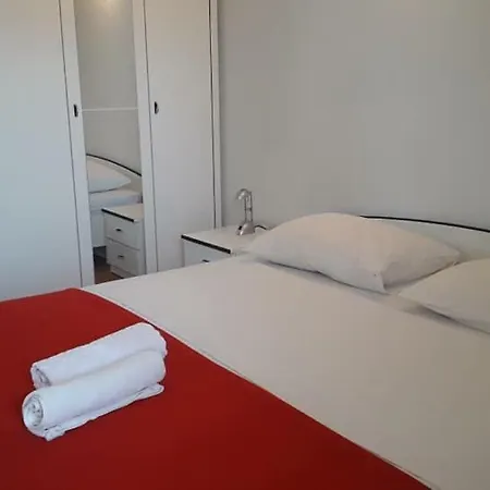 Kneze Bay Apartment,